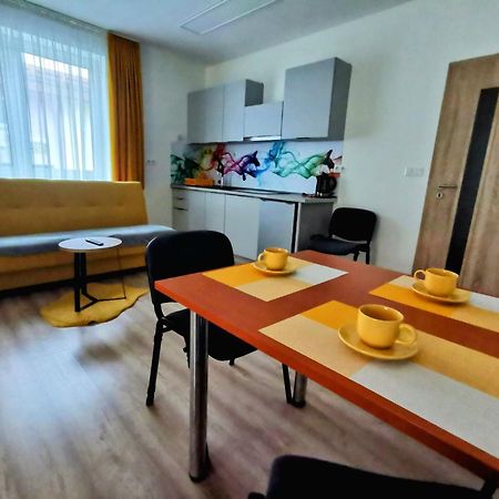 Comenius Apartments - Apartmány na rohu Svidnik Exterior foto